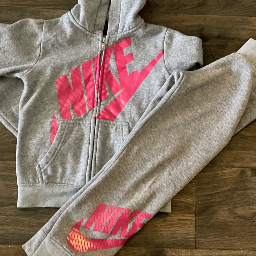 Nike jogging suit